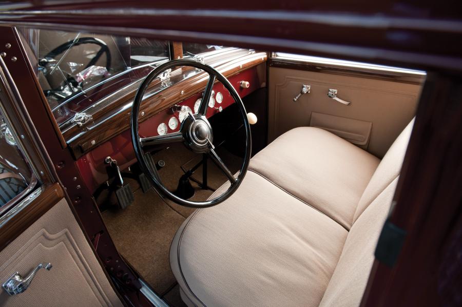 Chrysler CG Imperial Close-Coupled Sedan 1931 года  (фото 17 из 18)